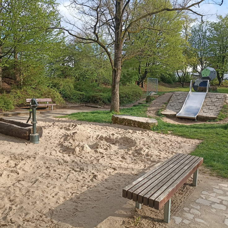 Spielplatz Brucknerstraße – Bild 1