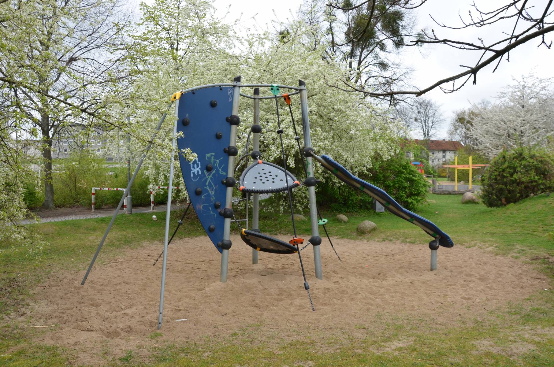 Spielplatz am Rathaus – Bild 6
