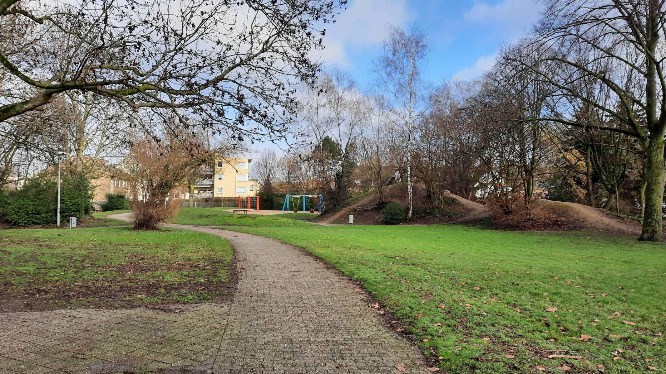 Spiel- und Bolzplatz Dümptener Straße – Bild 4