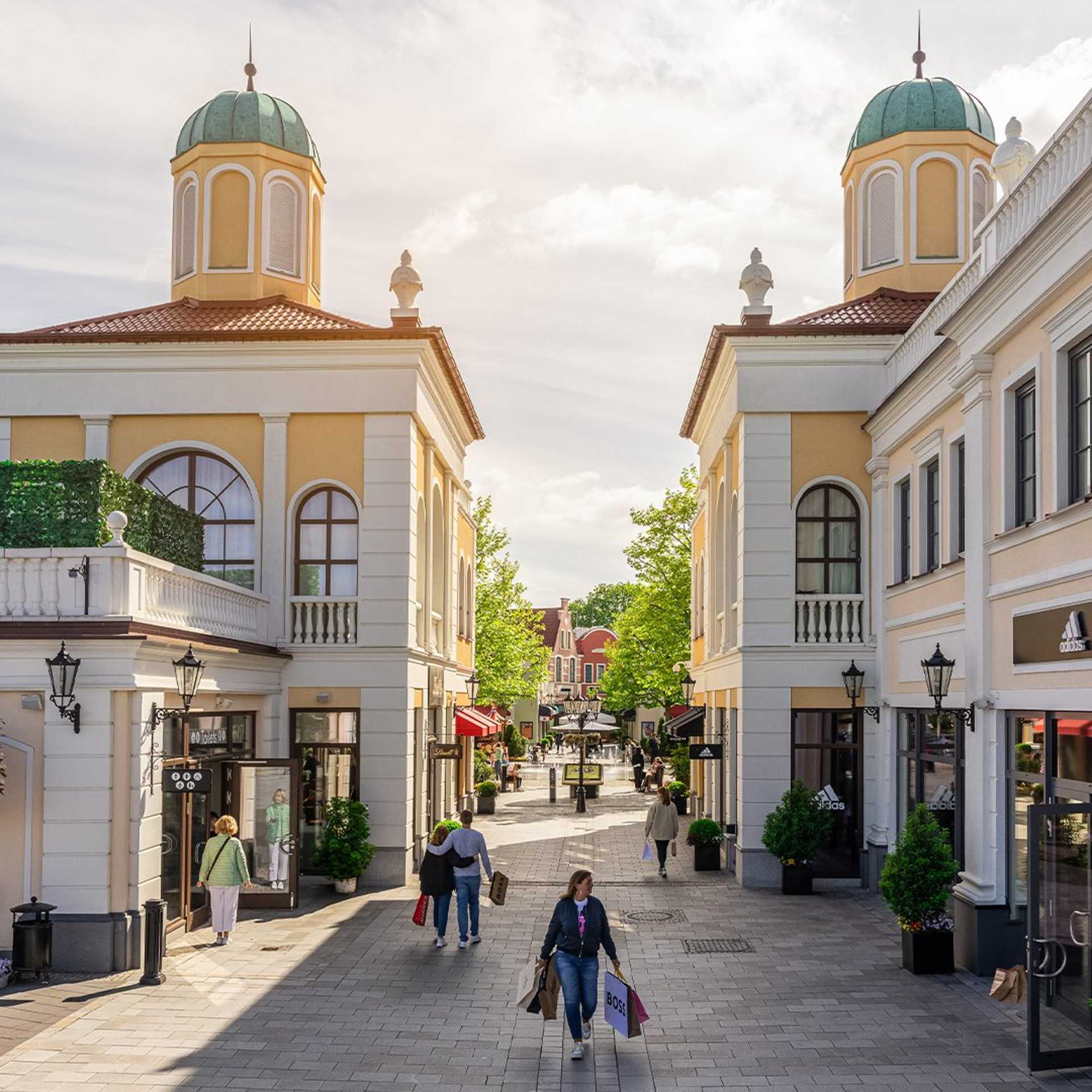 McArthurGlen Designer Outlet Neumünster – Bild 3