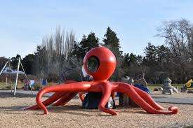 Cadboro-Gyro Park Playground – Bild 2