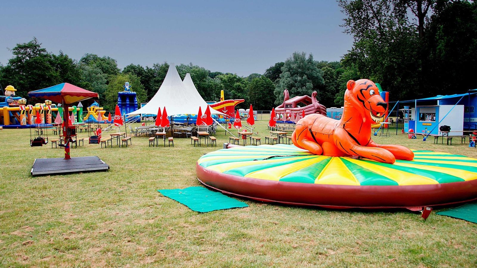 Meikels XXL Hüpfburgen Park – Bild 2