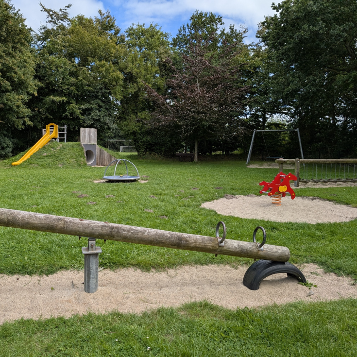 Spielplatz – Bild 1