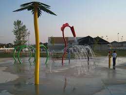 Linden Woods Community Center Spray Pad – Bild 1