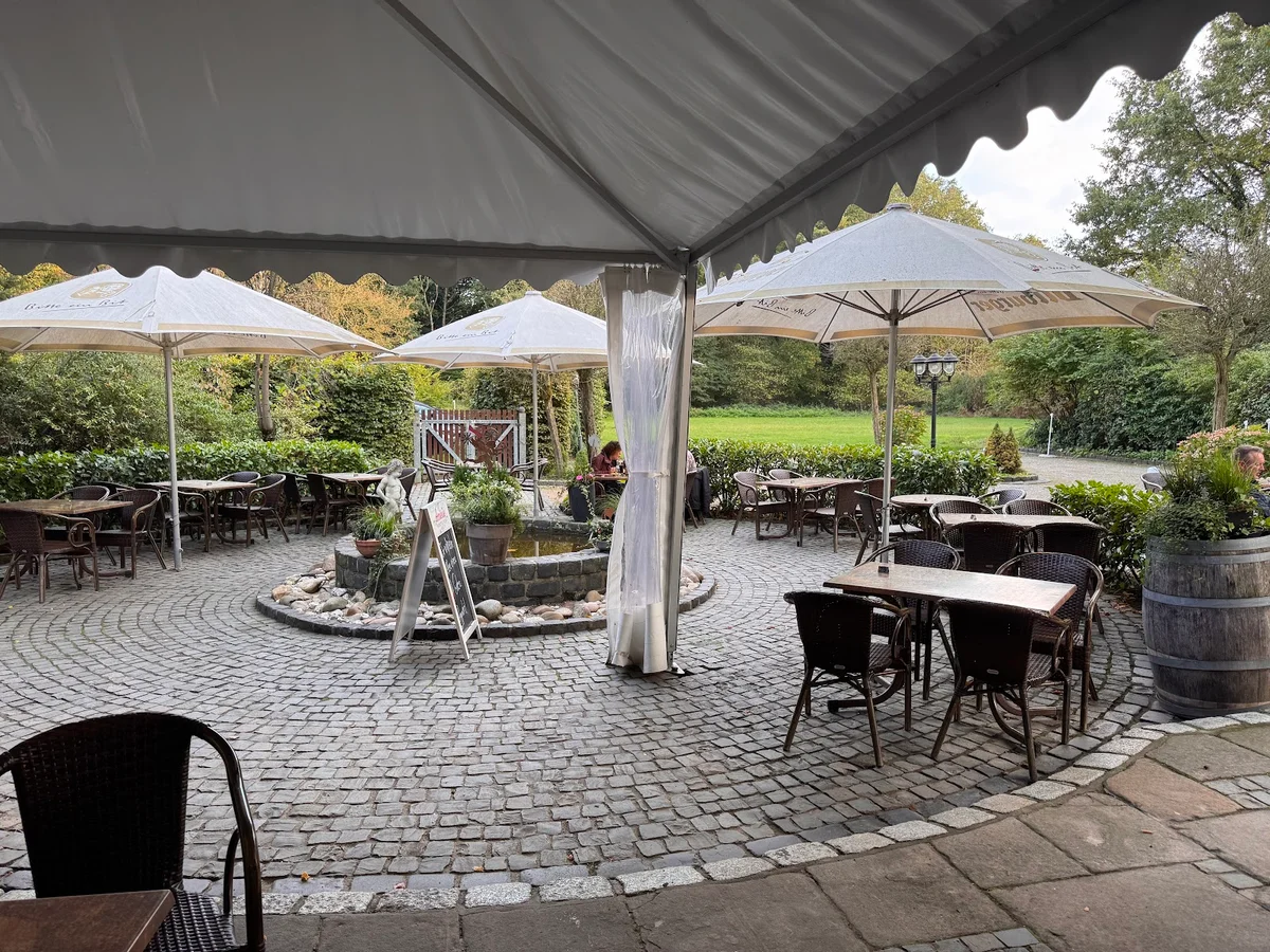 Lintel's Kotten Restaurant & Café - Ishak Nihal – Bild 2