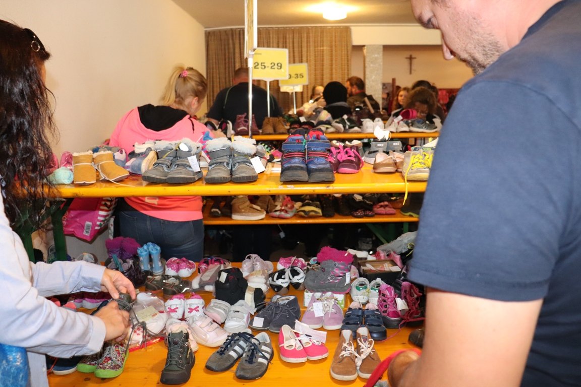 Kindersachen Flohmarkt Grafenwöhr – Bild 1