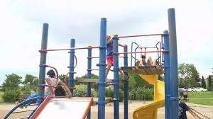 Kids playground in Struthers Park – Bild 6