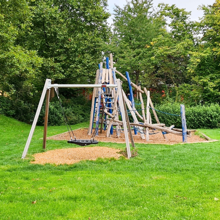 Spielplatz – Bild 1