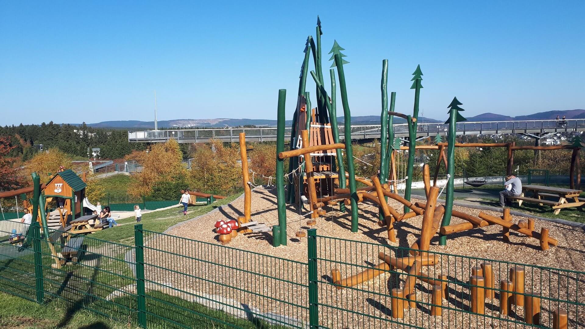 Spiel- und Erlebnisplatz (Thema Holz) – Bild 4