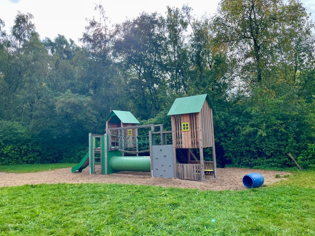 Spielplatz – Bild 1