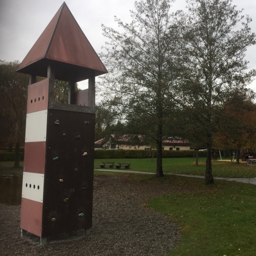 Spielplatz im Freibad – Bild 2