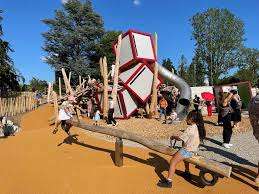 Aire de jeux – Bild 2