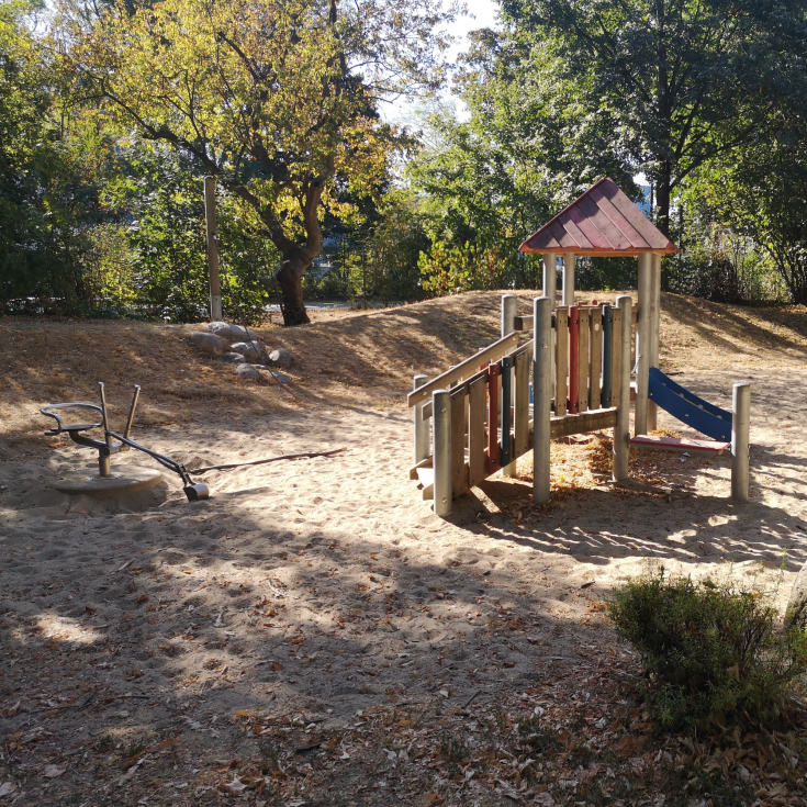Spielplatz – Bild 1