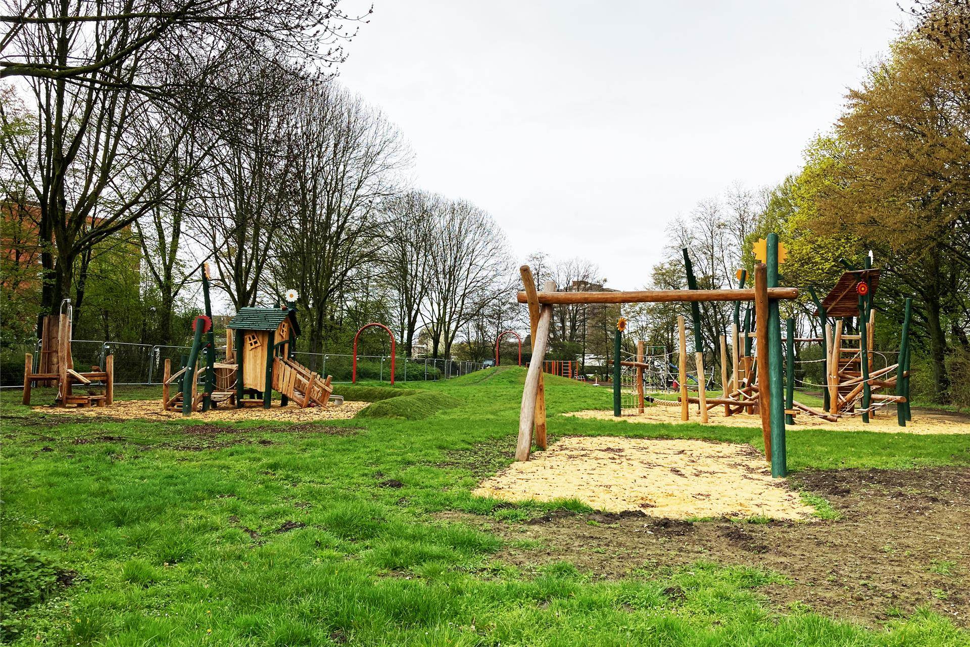 Spielplatz – Bild 1