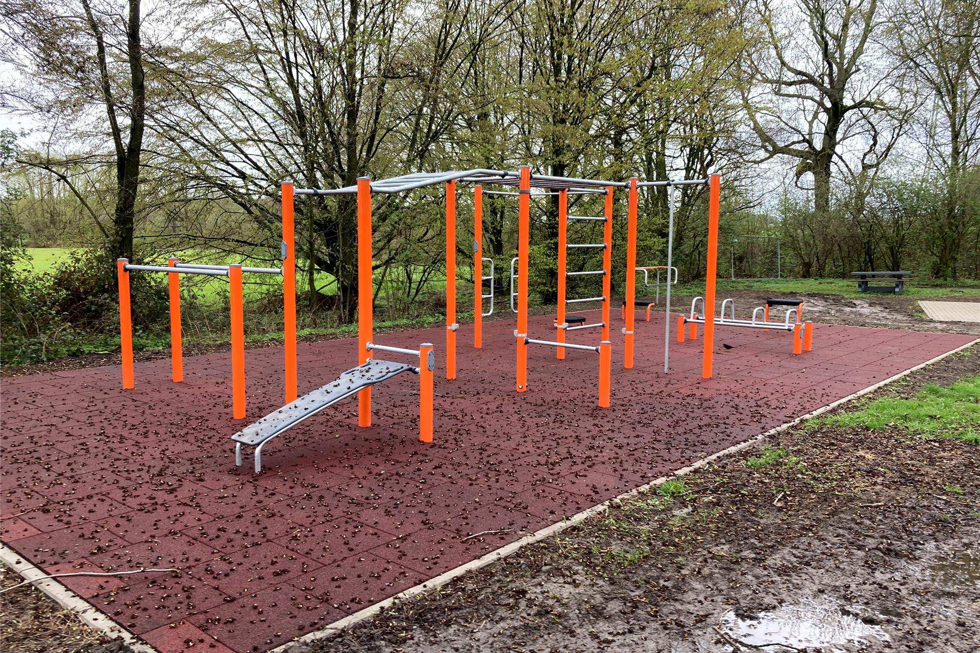 Spielplatz – Bild 2