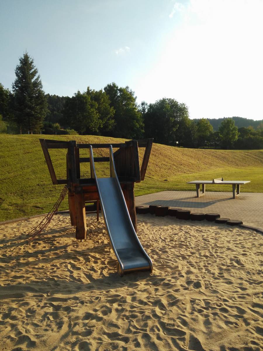 Elefantenrutsche – Bild 1