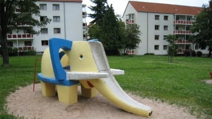 Elefantenrutsche – Bild 3