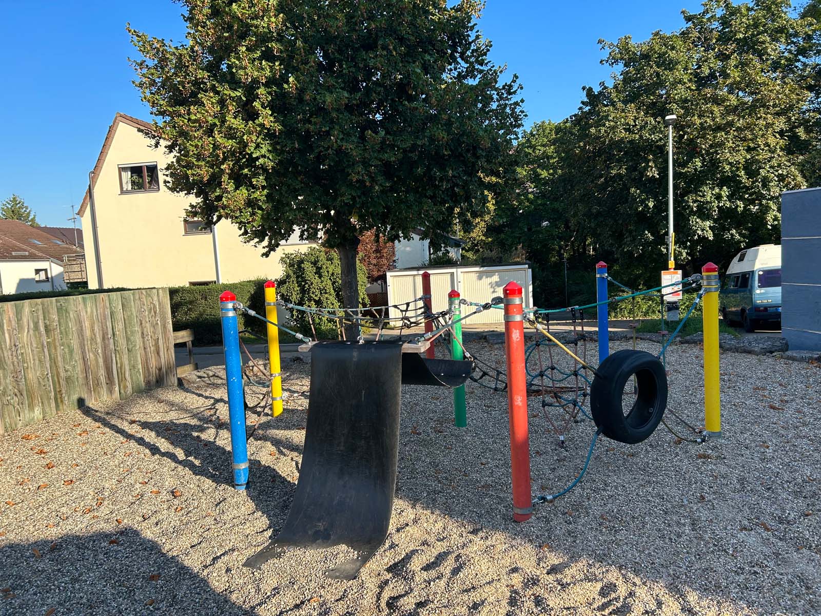 Spielplatz – Bild 1
