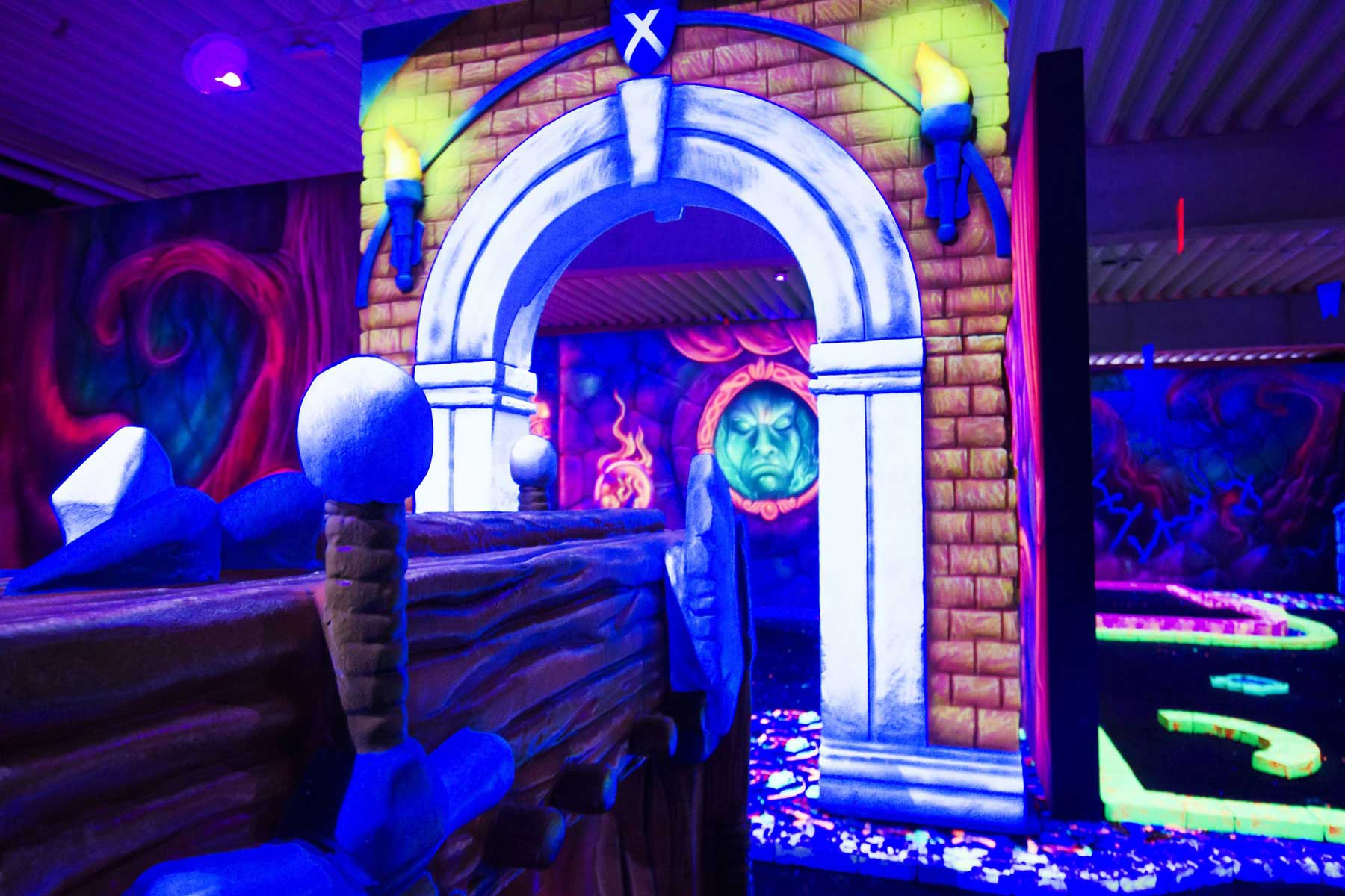 3D Schwarzlicht Minigolf Bensheim – Bild 6