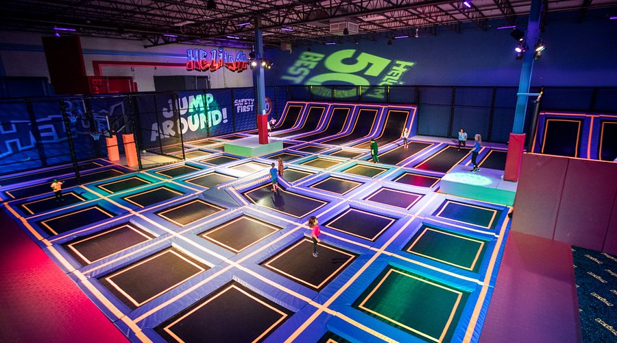 Trampoline am Wohnheim – Bild 4