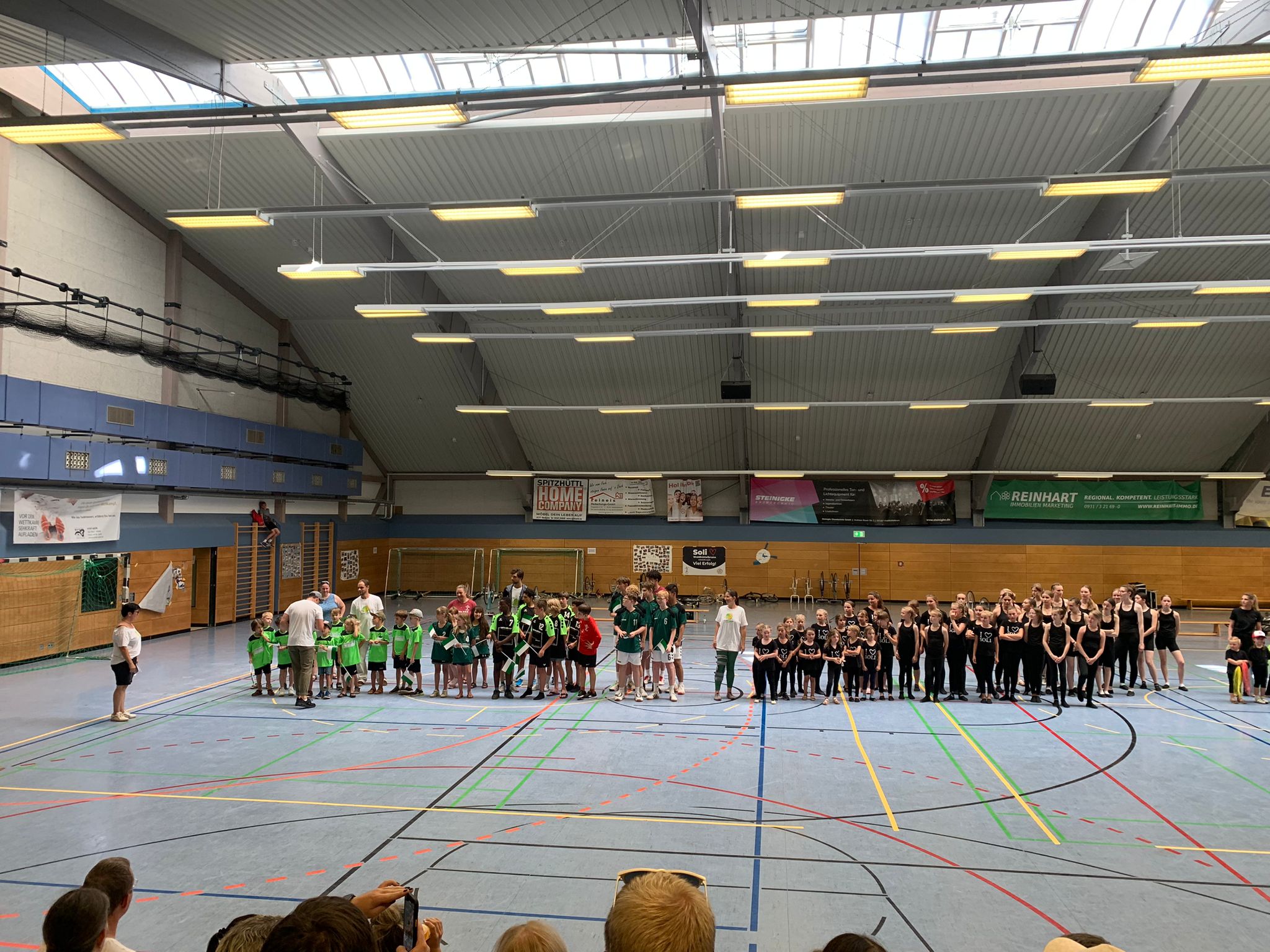 Ballsporthalle Waldbüttelbrunn – Bild 3