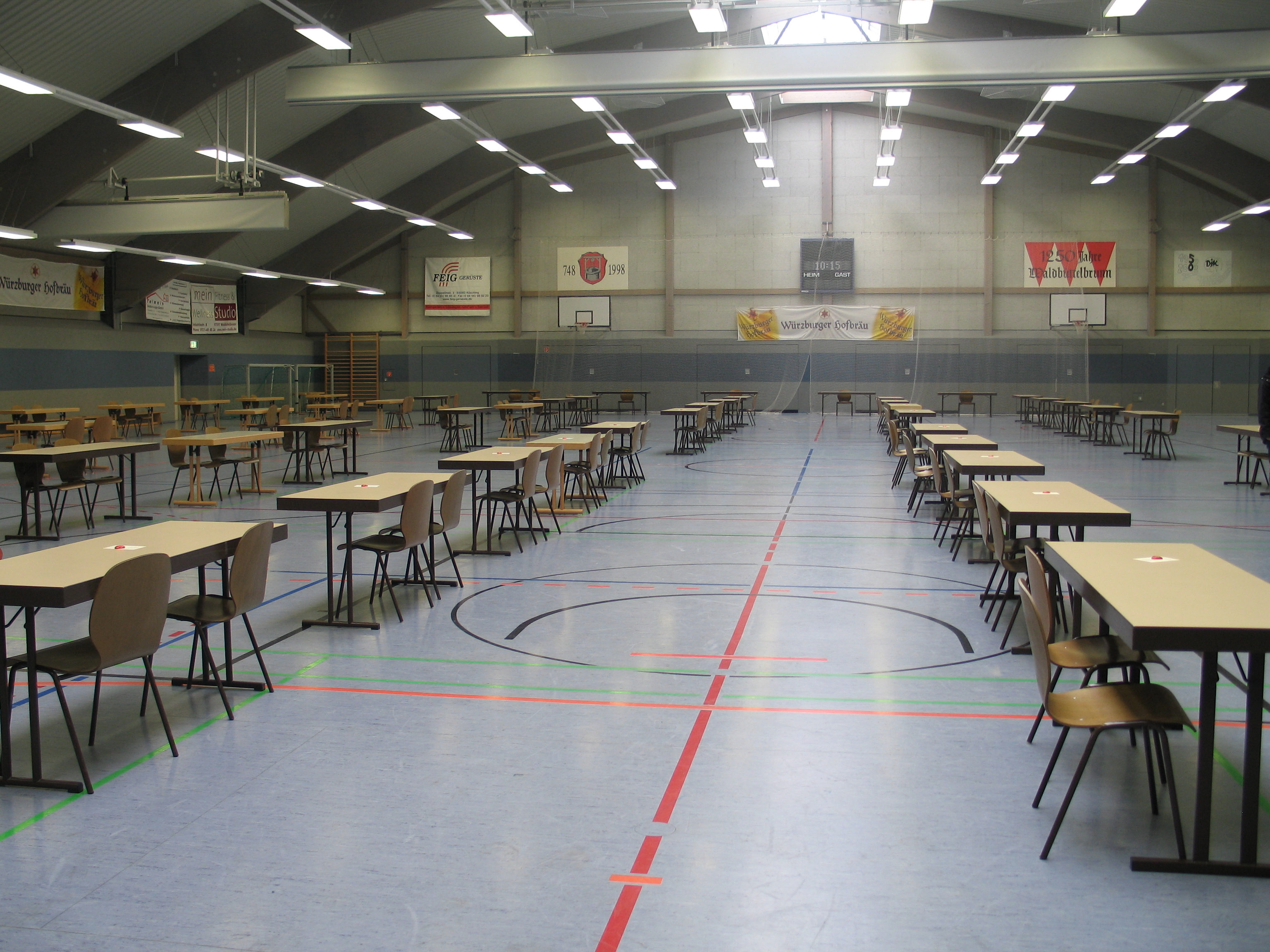 Ballsporthalle Waldbüttelbrunn – Bild 4