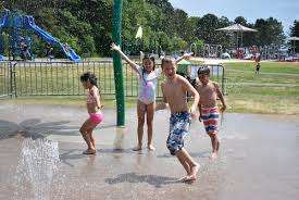 Victoria Park Outdoor Pool & Splash Pad – Bild 2