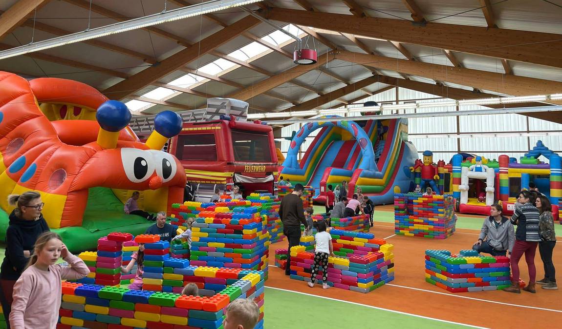 Kinderarena Vermietung Hüpfburgen und Zeltverleih – Bild 4