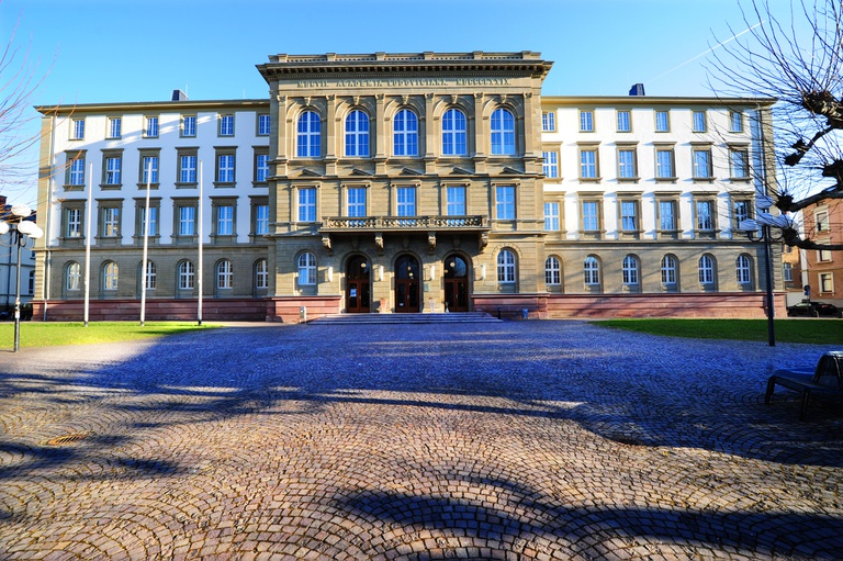 Aula im Hauptgebäude – Bild 4