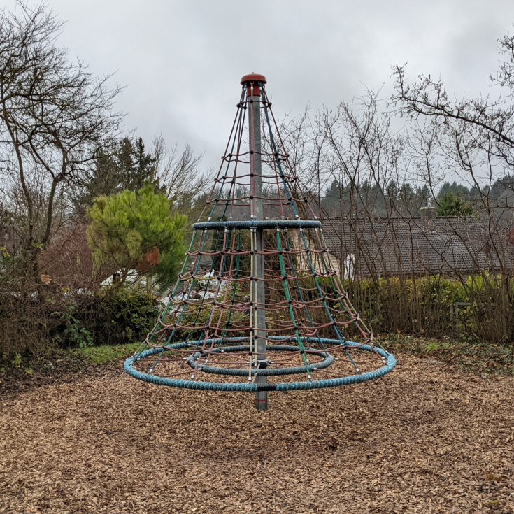 Spielplatz - Max Born Straße – Bild 2