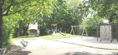 Spielplatz Karolingerstraße – Bild 1