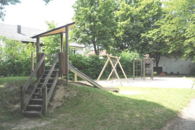 Spielplatz Karolingerstraße – Bild 2