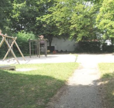 Spielplatz Karolingerstraße – Bild 3