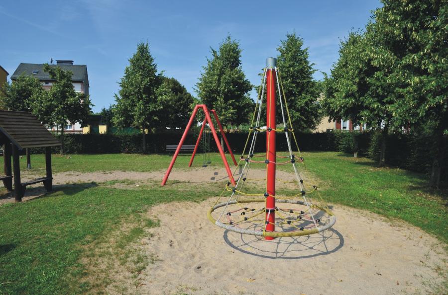 Spielplatz – Bild 1
