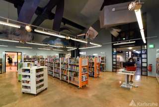 Kinder- und Jugend­­­bi­blio­thek – Bild 3