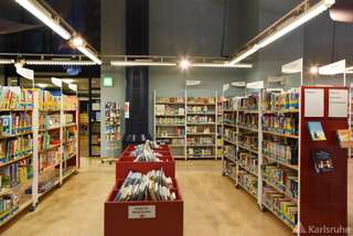 Kinder- und Jugend­­­bi­blio­thek – Bild 5