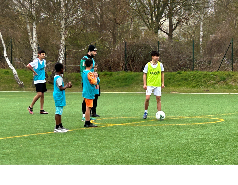 Alte fußballwiese zum Kicken – Bild 2