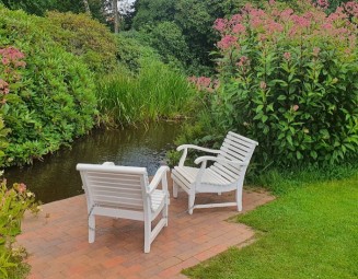 Kleiner Park im Wald – Bild 4