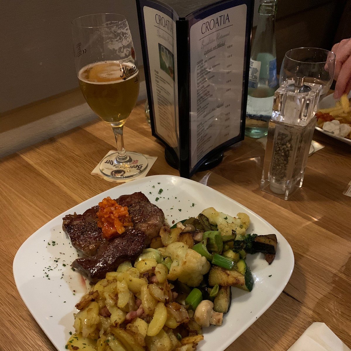 Croatia Spezialitäten Restaurant – Bild 3