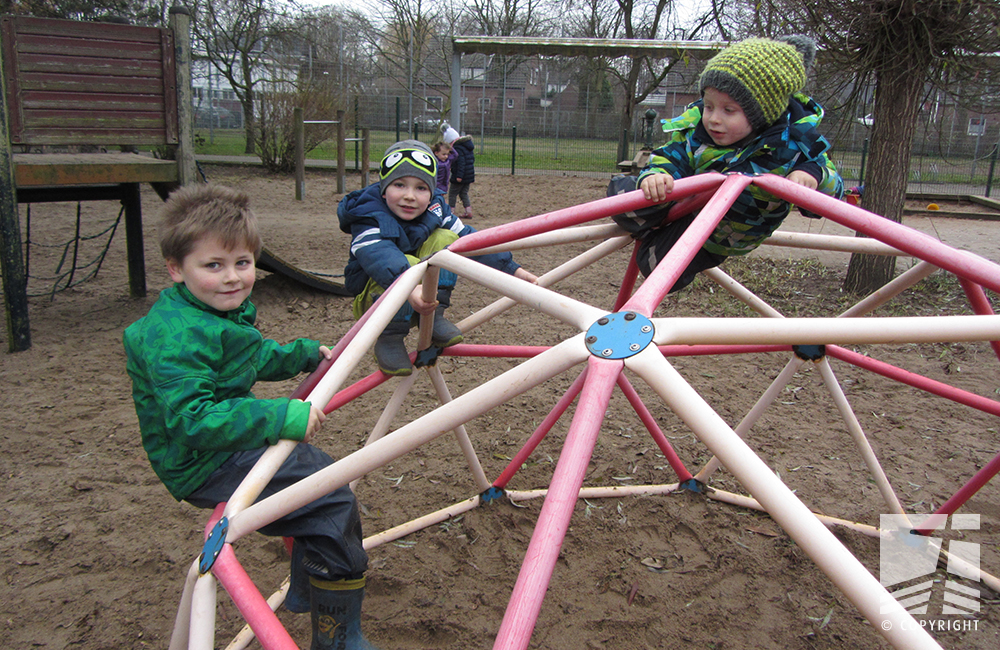 Spielplatz Stralsunder Straße – Bild 1
