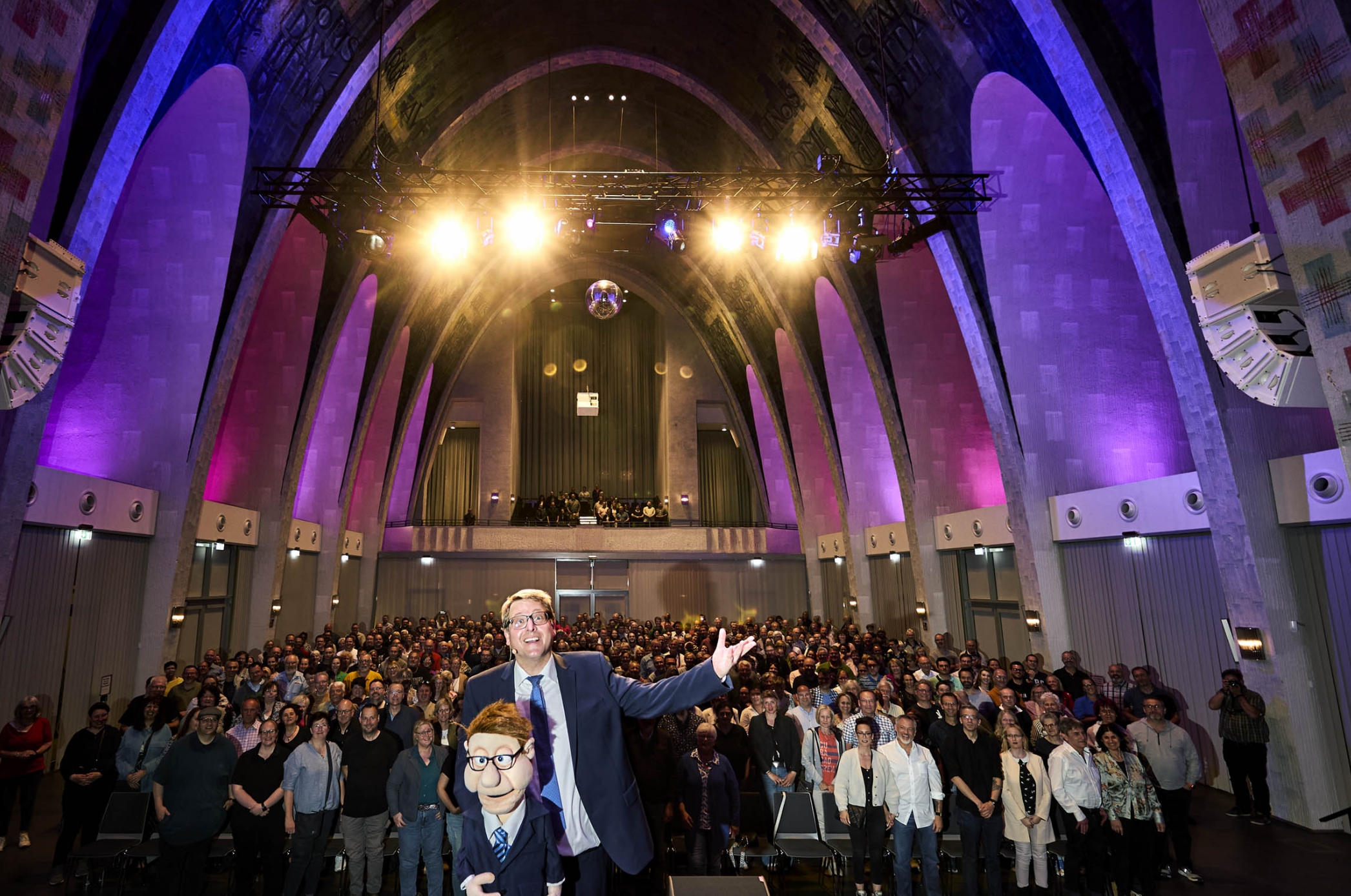 Heilig-Kreuz-Kirche Gelsenkirchen – Bild 1