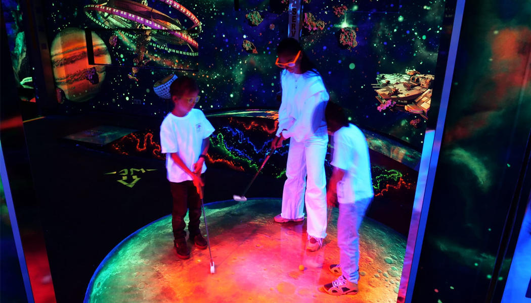 3D Neongolf – Schwarzlicht Minigolf München – Bild 6