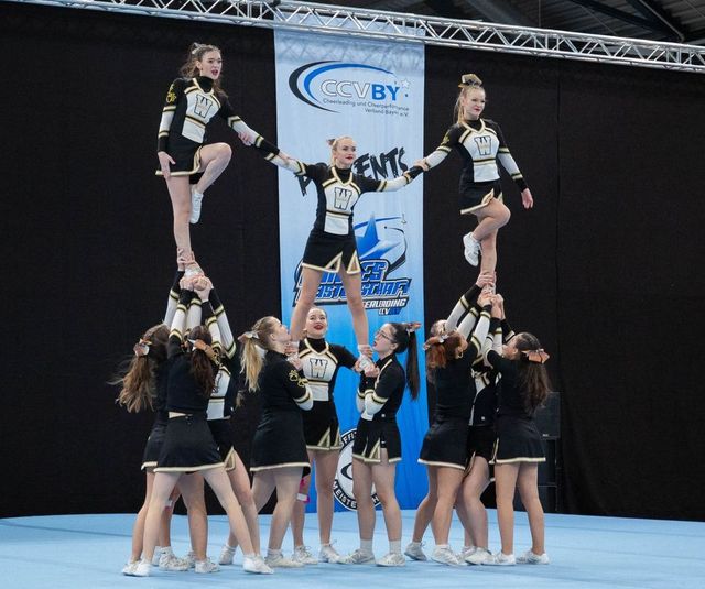 Black Paws Cheerleader – Bild 2