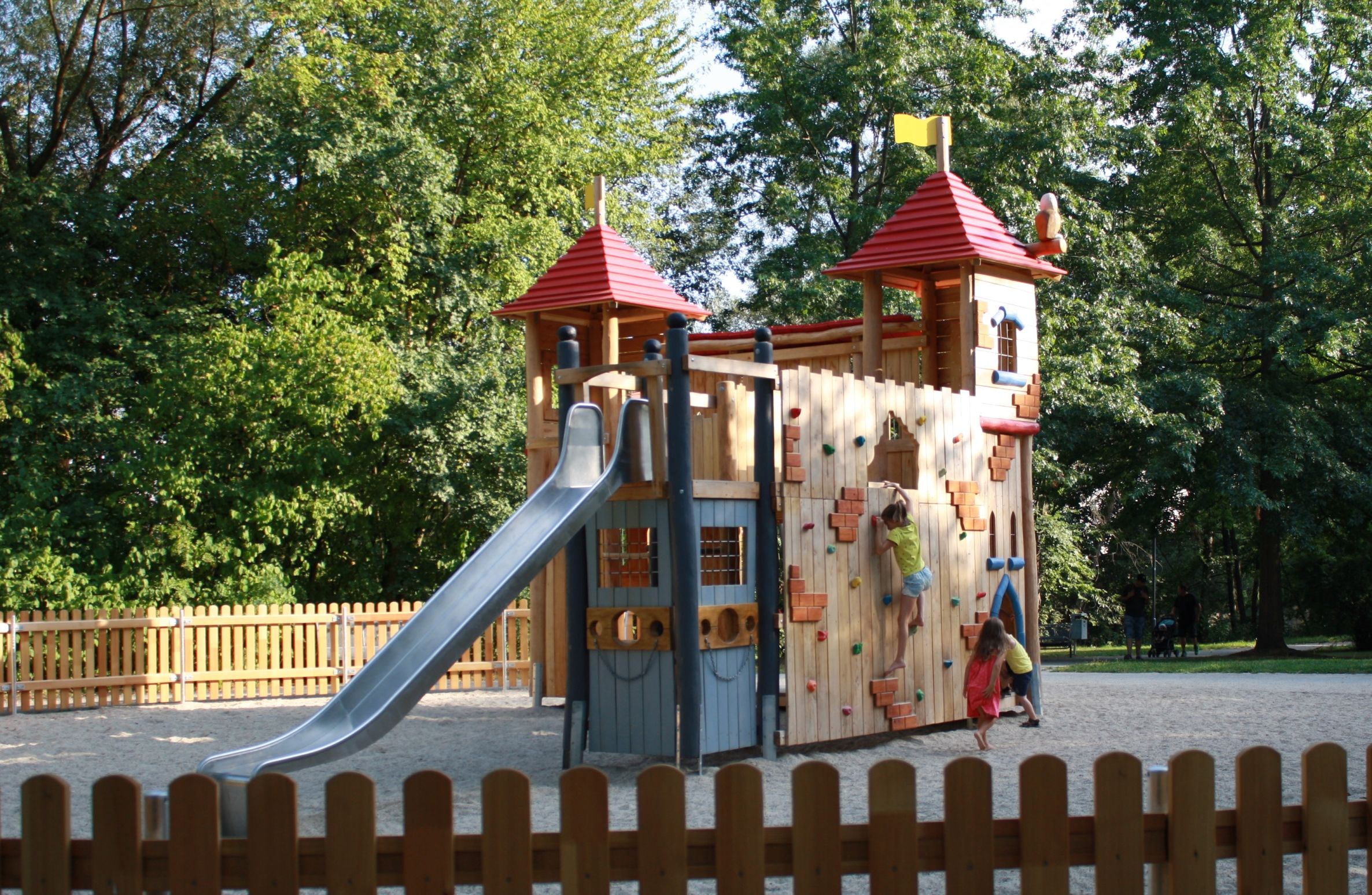 Spielplatz im Kurpark – Bild 1