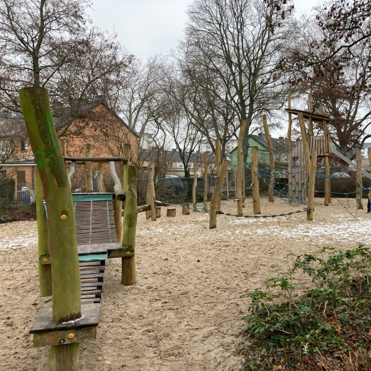 Spielplatz – Bild 1