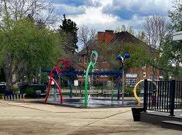 Cloverdale playground – Bild 4