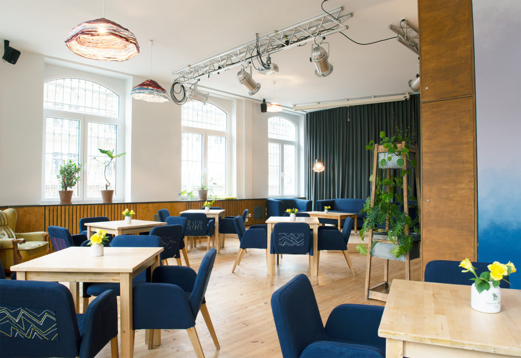 Café Courage – Bild 3