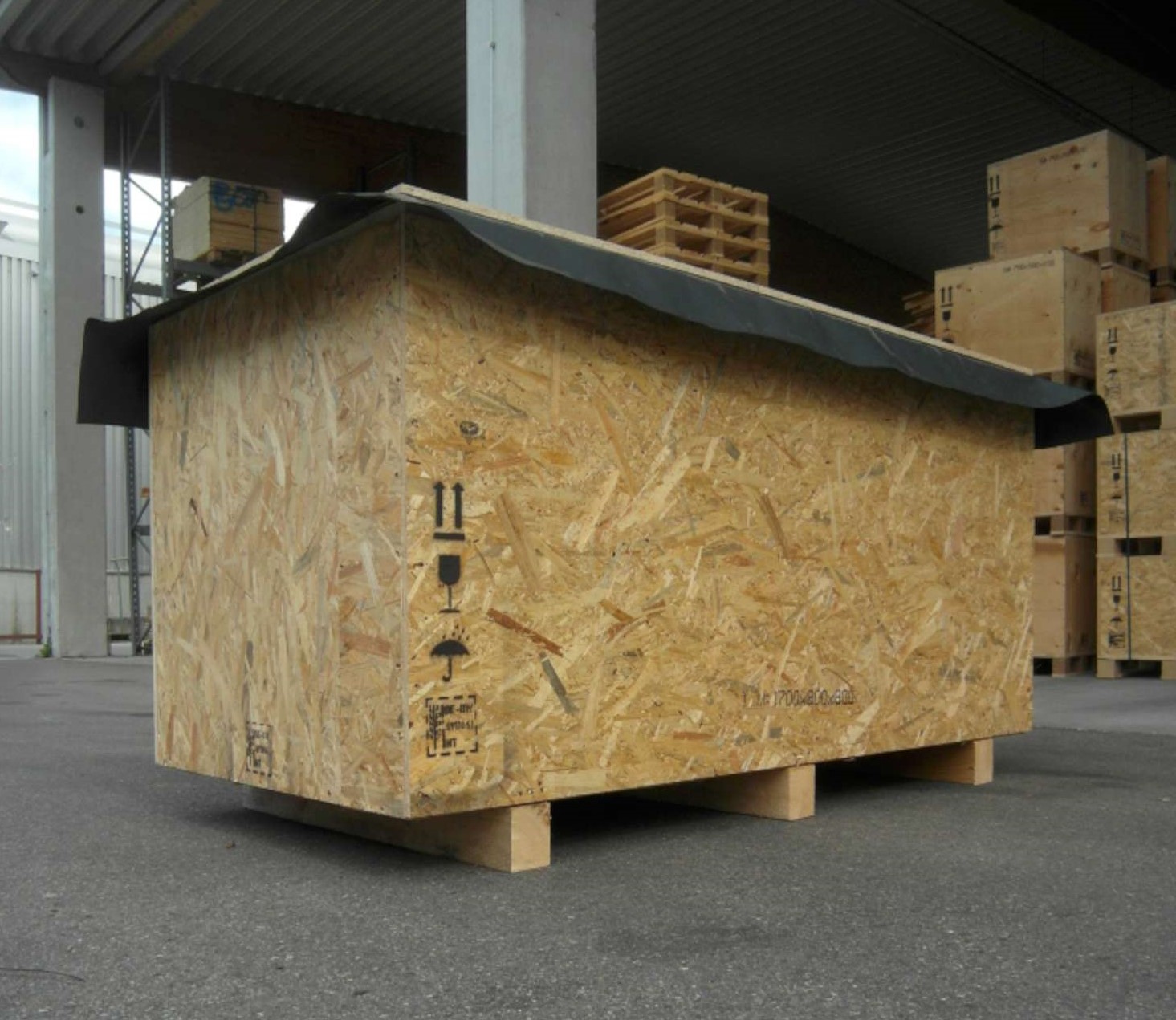 Schwebende Kisten – Bild 1