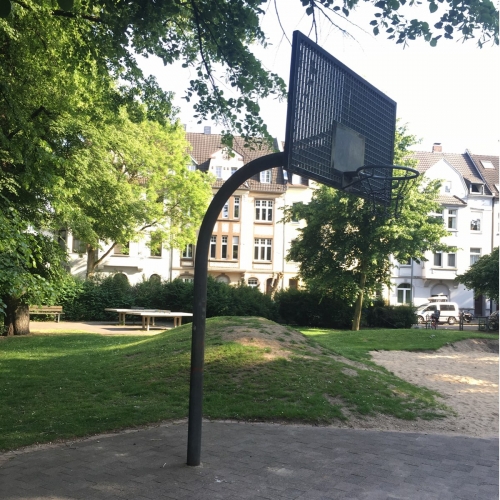 Spielplatz Vom Bruck Platz – Bild 2