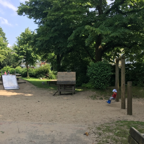 Spielplatz Vom Bruck Platz – Bild 4